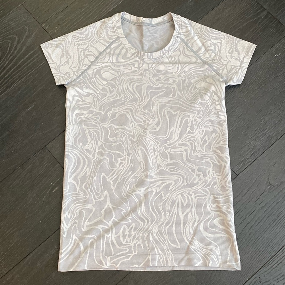 Lululemon top size 8
